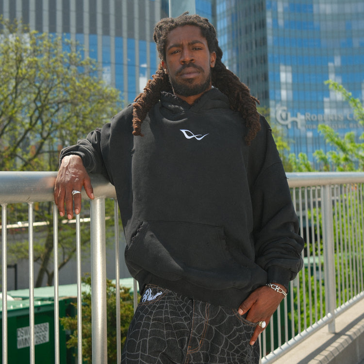 8W ATHLETICS DISTRESSED HOODIE BLACK