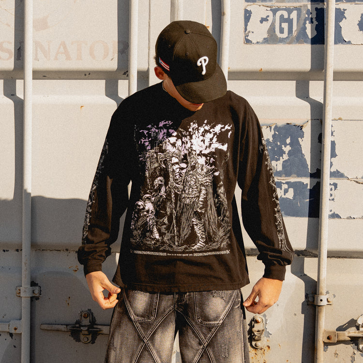 CASTLE KNIGHT L/S TEE BLACK