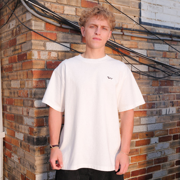 BASIC EMBROIDERED TEE WHITE