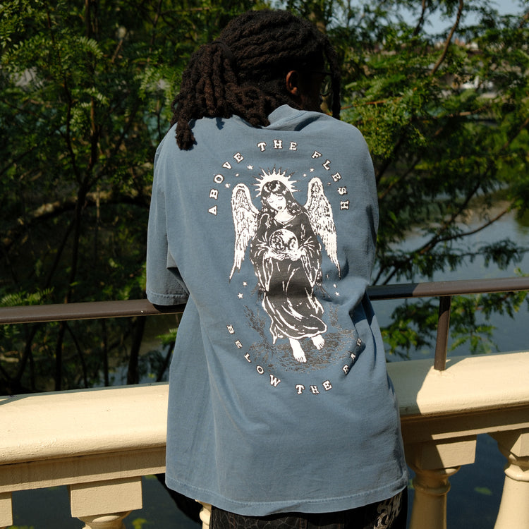 BELOW THE EARTH TEE WASHED DENIM