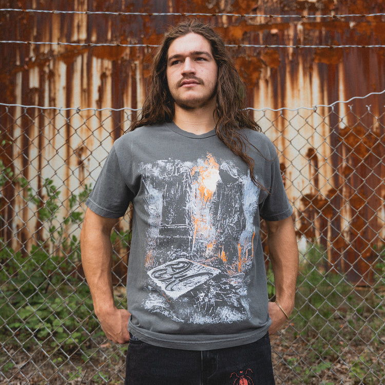 GRAVE WATCHER TEE VINTAGE BLACK