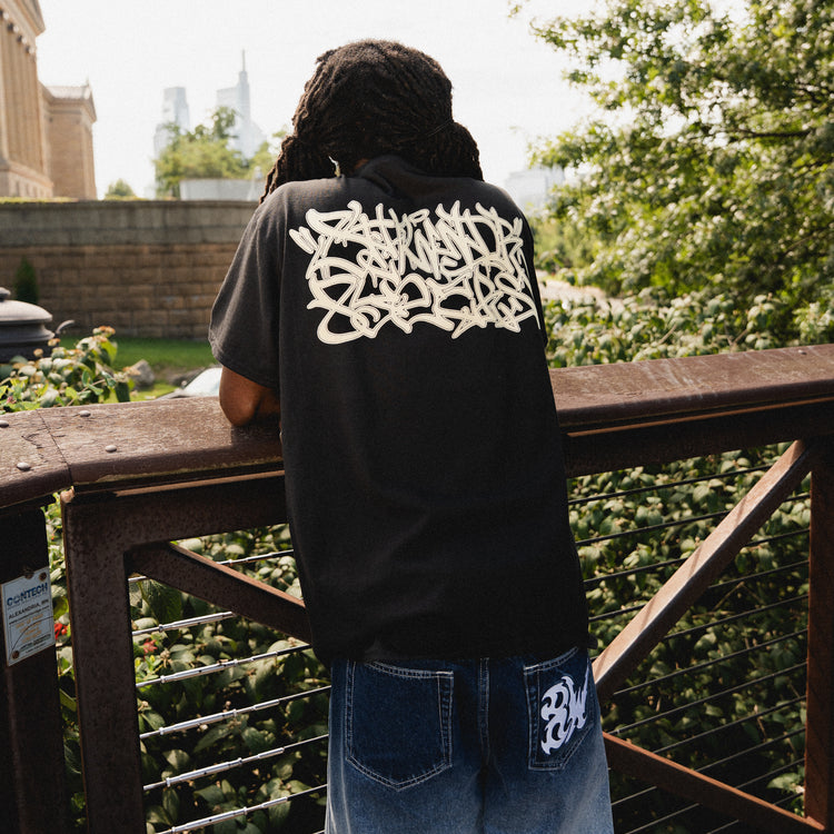 8 YEAR GRAFFITI TEE BLACK