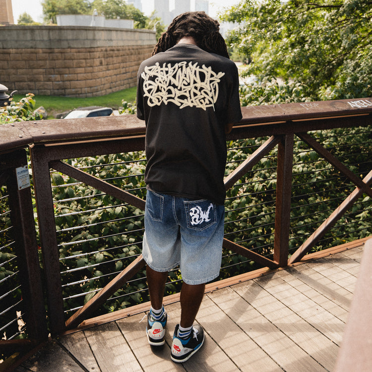 8 YEAR GRAFFITI TEE BLACK