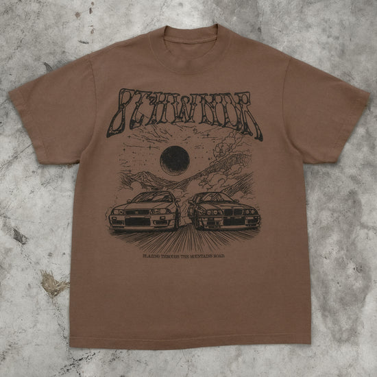 MOUNTAIN ROADS TEE MOCHA