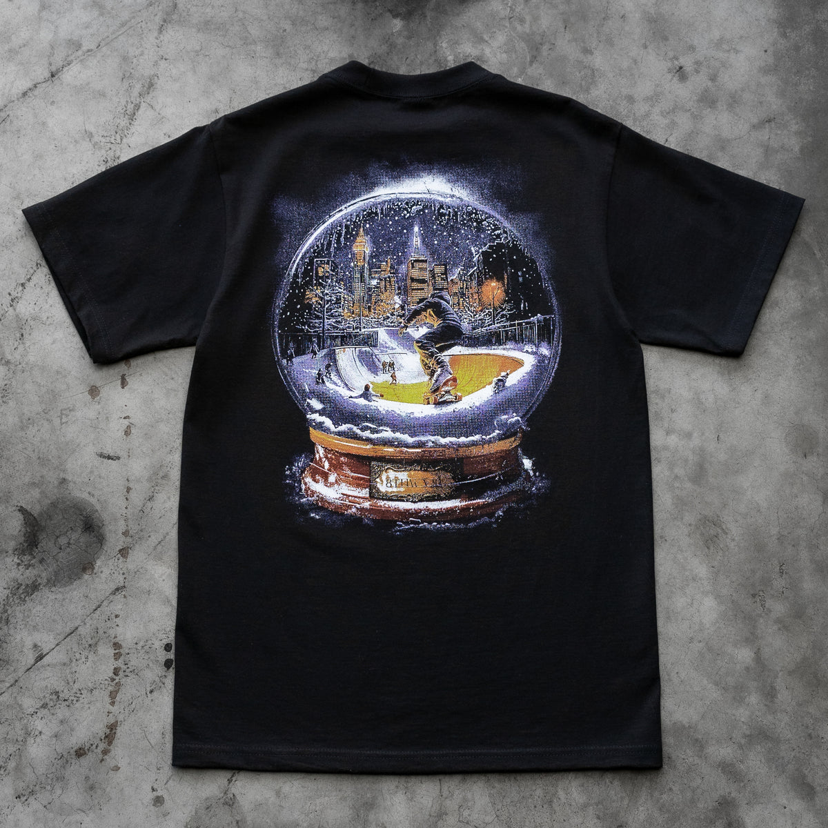 SNOWGLOBE TEE BLACK