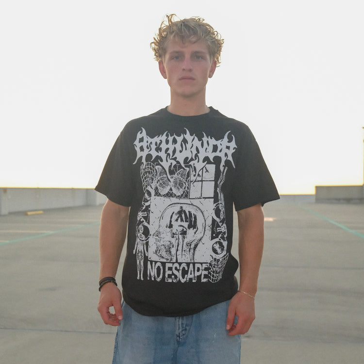 NO ESCAPE TEE BLACK