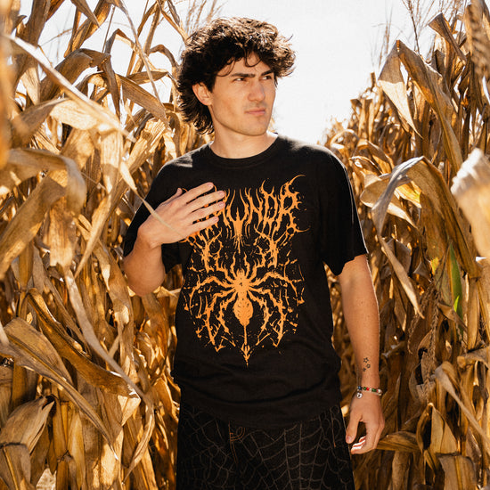 HALLOW SPIDER TEE BLACK