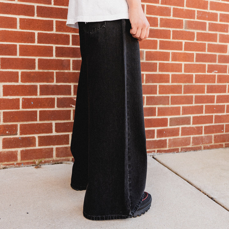 8W ESSENTIAL BAGGY JEANS BLACK