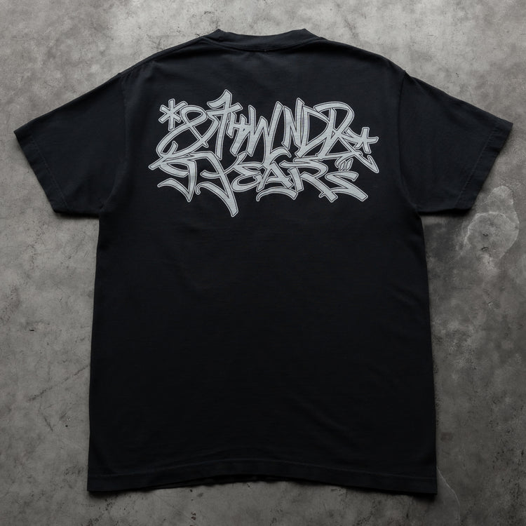 9 YEAR GRAFFITI TEE BLACK
