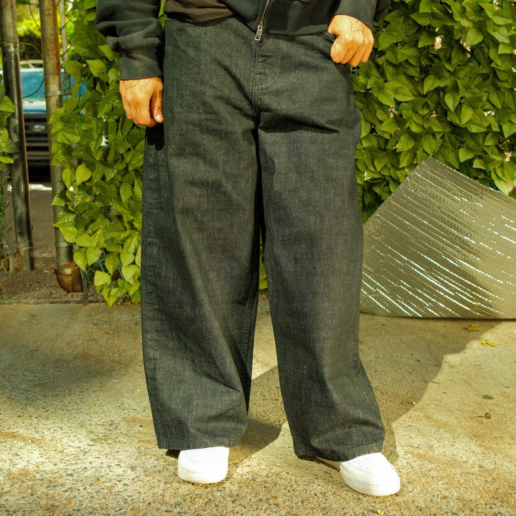 8W SELVEDGE BAGGY DENIM BLACK — lookbook front